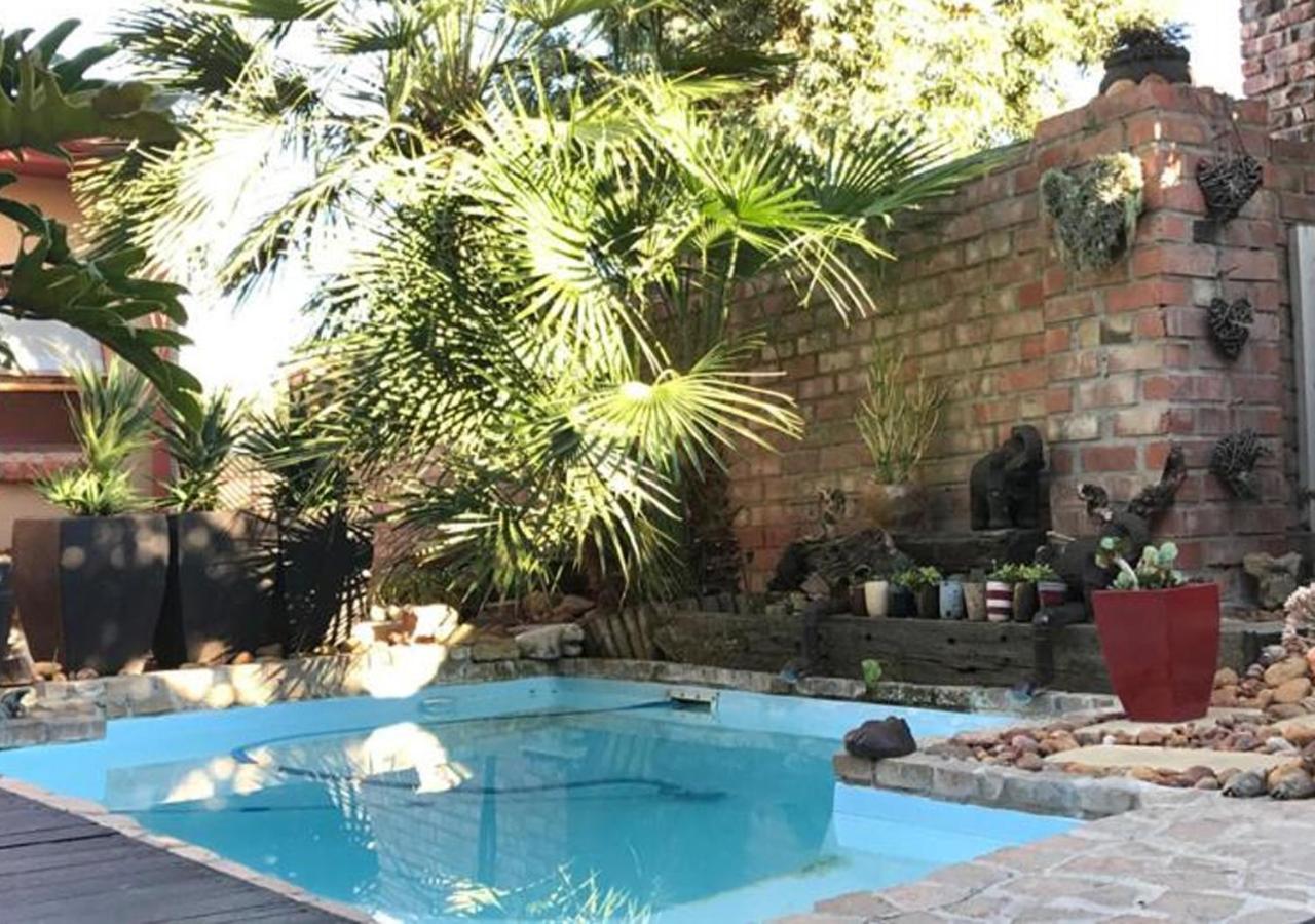 פורט אליזבת' A La Martha'S Air-Port Guest House מראה חיצוני תמונה