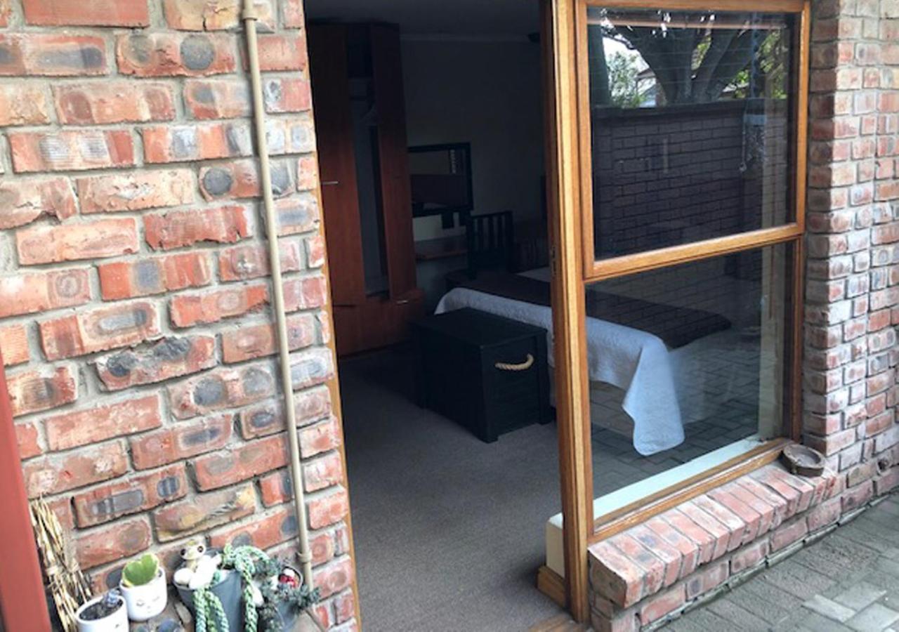 פורט אליזבת' A La Martha'S Air-Port Guest House מראה חיצוני תמונה