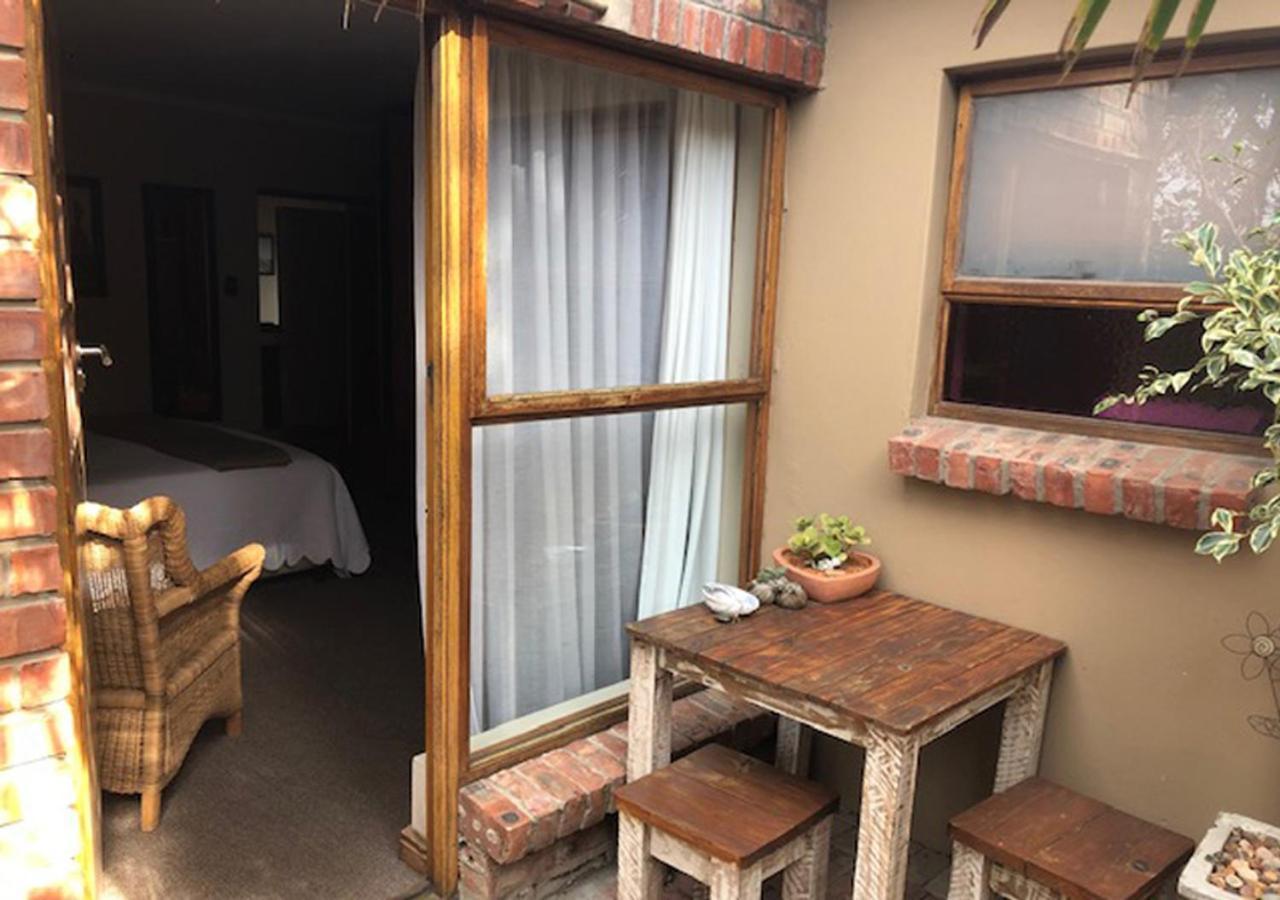 פורט אליזבת' A La Martha'S Air-Port Guest House מראה חיצוני תמונה