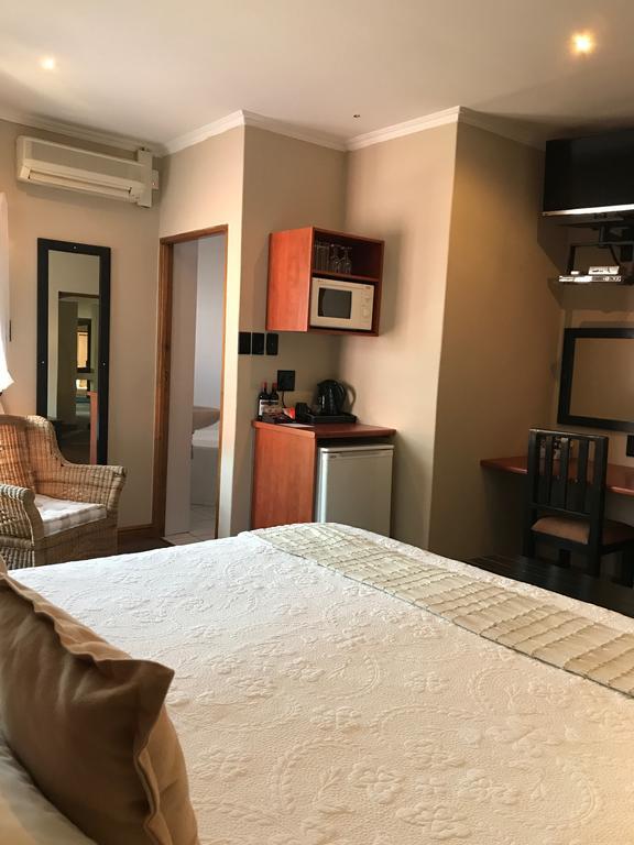 פורט אליזבת' A La Martha'S Air-Port Guest House מראה חיצוני תמונה